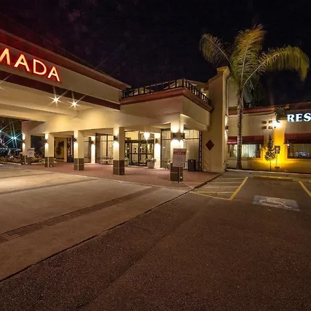 Ramada By Wyndham Houston Intercontinental Airport East-2